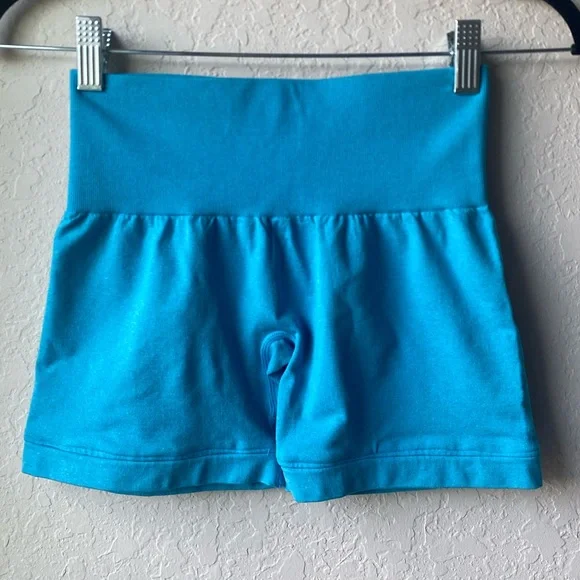 NVGTN Pro Seamless Shorts in Caribbean Blue - XS - Picture 2 of 7